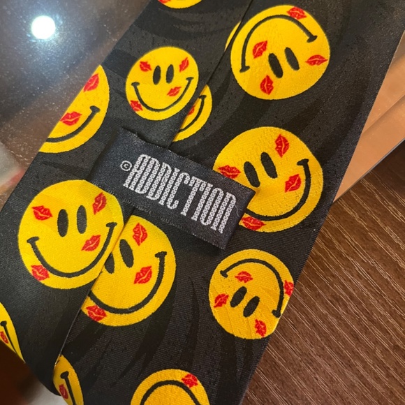 Daffy Duck and Betty Boop and Smiley face ties - Picture 10 of 10